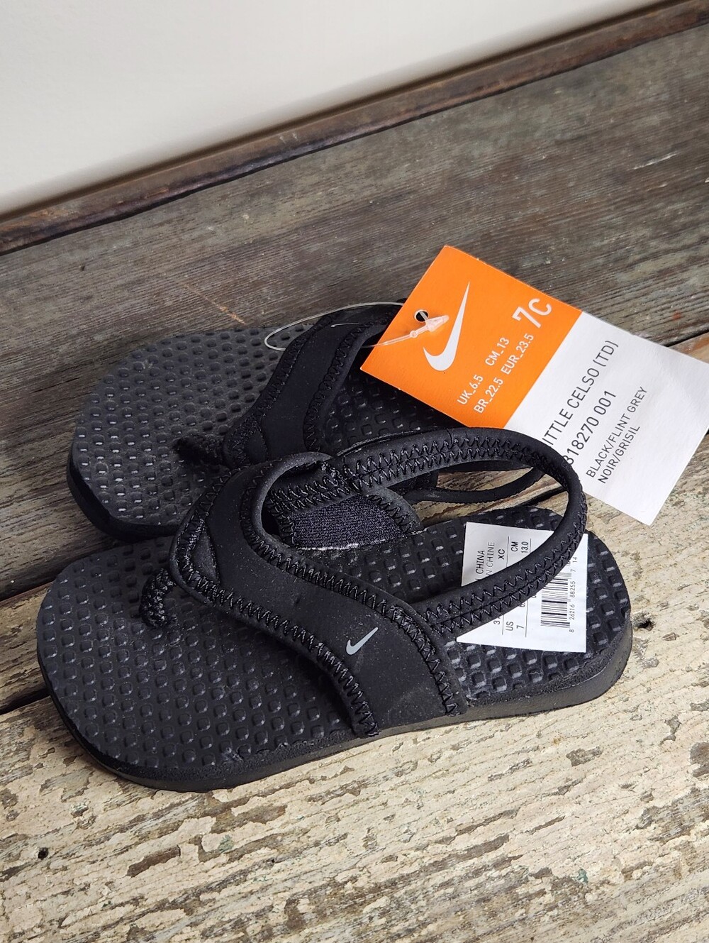 ✔️NWT Nike Baby Size 7 Little Celso Black Thong Sandals With Heel Strap